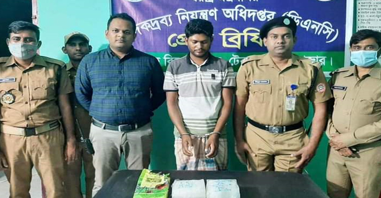 টেকনাফে দুই কেজি মাদক ‘ক্রিস্টাল মেথ’সহ ১জন গ্রেপ্তার