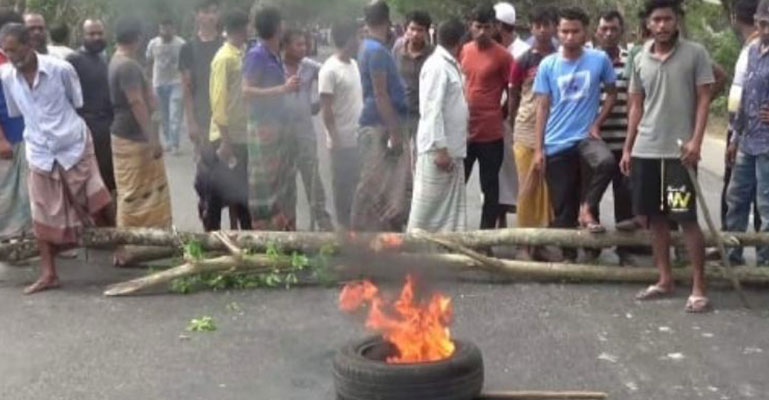 গোপালগঞ্জে বাসের ধাক্কায় যুবক নিহত, মহাসড়ক অবরোধ