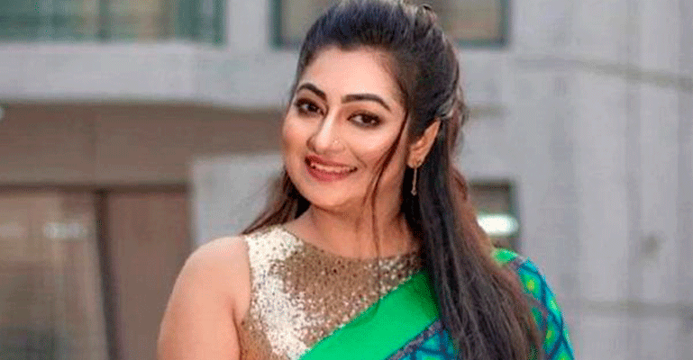 আদালতে তোলা হয়েছে মডেল রোমানাকে