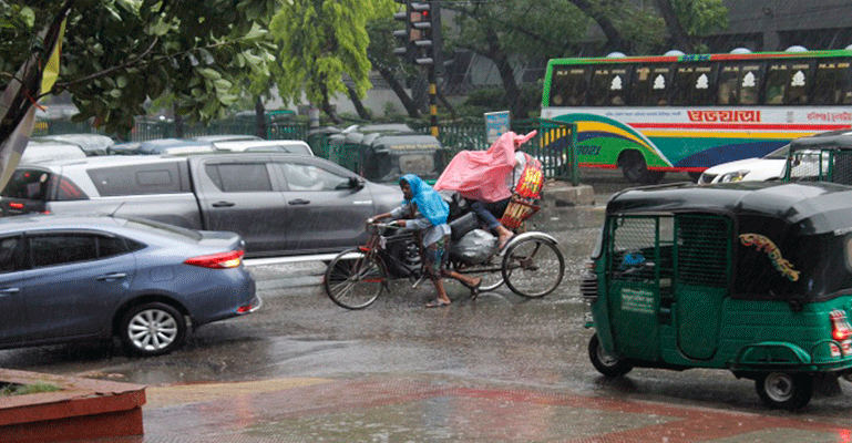 রাজধানীতে ধূলিঝড়-বৃষ্টি