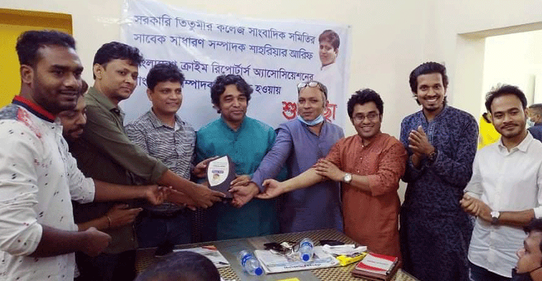 শাহরিয়ার আরিফকে সতিকসাসের সংবর্ধনা