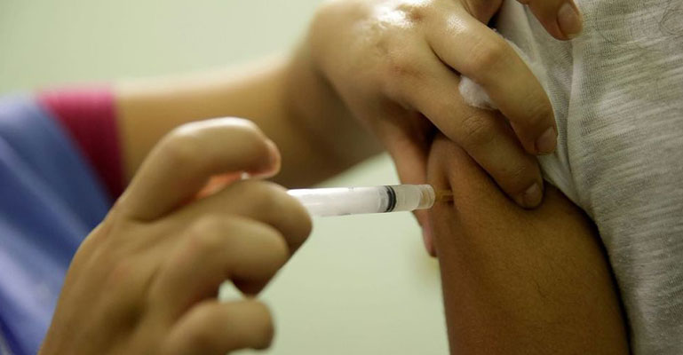 রোজা রেখে করোনার টিকা গ্রহণ করা যাবে : ইসলামিক ফাউন্ডেশন