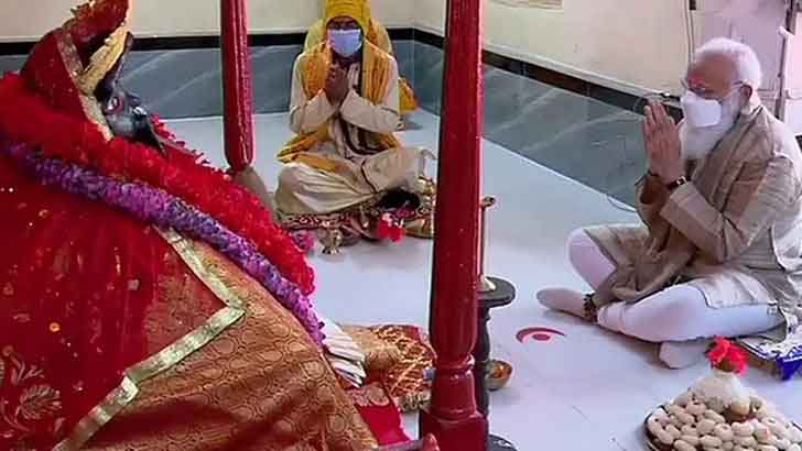 সাতক্ষীরায় পূজা দিলেন মোদি