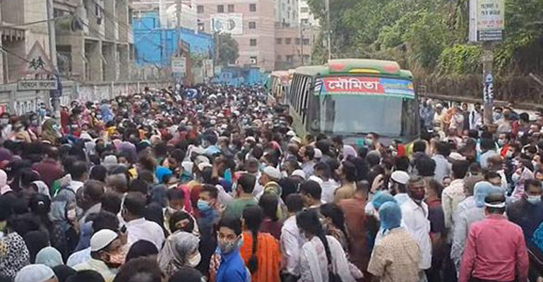 স্বাস্থ্যবিধির তোয়াক্কা না করেই মেডিক্যাল ভর্তি পরীক্ষা সম্পন্ন