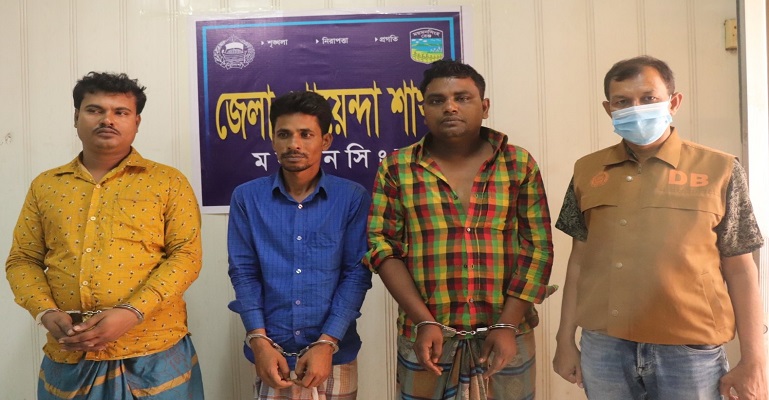 মসলায় চেতনানাশক মিশিয়ে অচেতন করে, নির্বিঘ্নে চুরি করতো তারা!