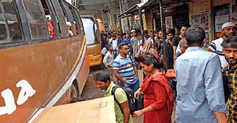 আটকে পড়ার ভয়ে ঢাকা ছাড়ার হিড়িক