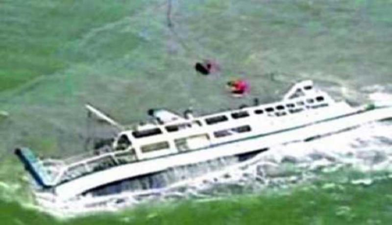 শীতলক্ষ্যায় অর্ধশতাধিক যাত্রী নিয়ে লঞ্চডুবি