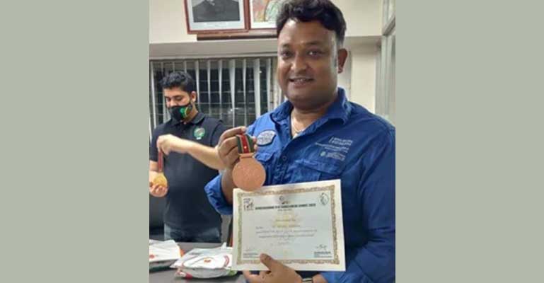 শুটিংয়ে  এমপি শিবলী সাদিকের ব্রোঞ্জ পদক জিতায় এলাকাবাসীর উল্লাস