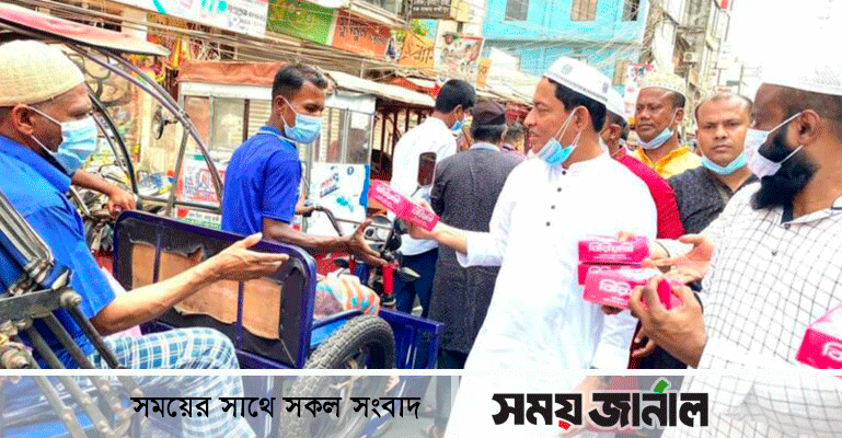 লক্ষ্মীপুরে অসহায়দের মাঝে খাবার বিতরণ