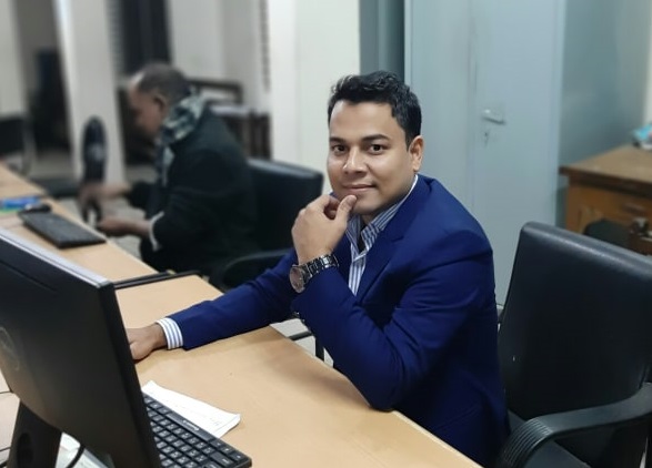 হরেক রকম মানুষ দিয়া মিলাইছে মেলা!!