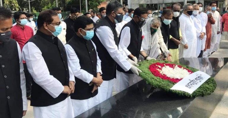 মুজিবনগর দিবসে বঙ্গবন্ধুর প্রতিকৃতিতে প্রধানমন্ত্রীর শ্রদ্ধা