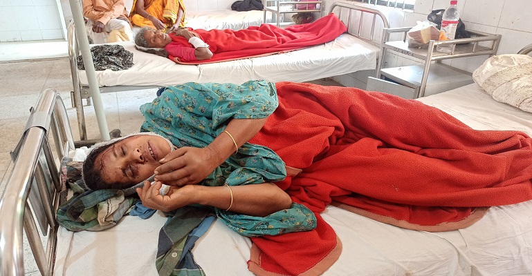 লালমনিরহাটে জমি দখলে বাঁধা দেয়ায় হামলা-ভাঙচুর আহত ৬