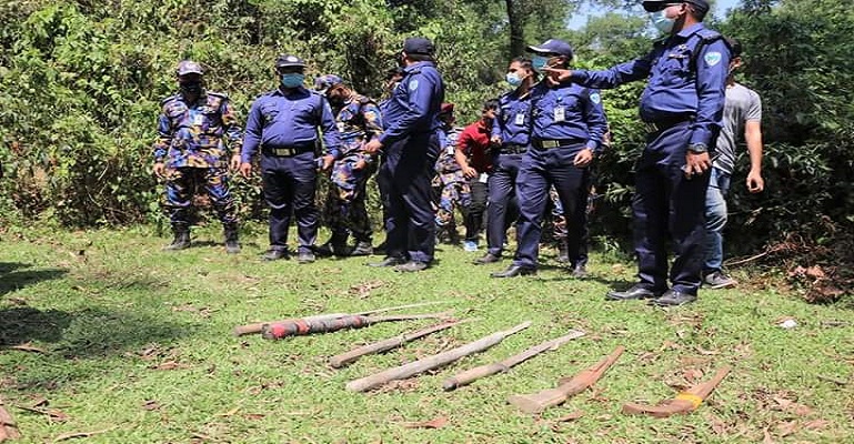 টেকনাফ পাহাড়ে পুলিশের সাঁড়াশি অভিযান