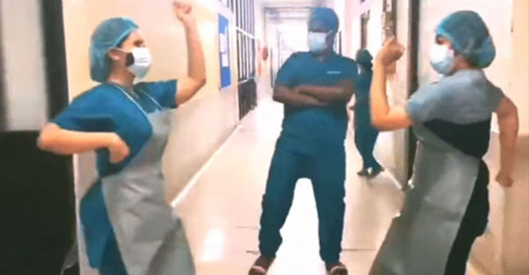 ঢাকা মেডিকেলের তিন চিকিৎসকের নাচের ভিডিও ভাইরাল (ভিডিও)