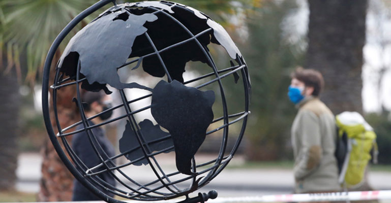 বিশ্বে একদিনে করোনা কেড়ে নিল আরও ১৫ হাজার প্রাণ