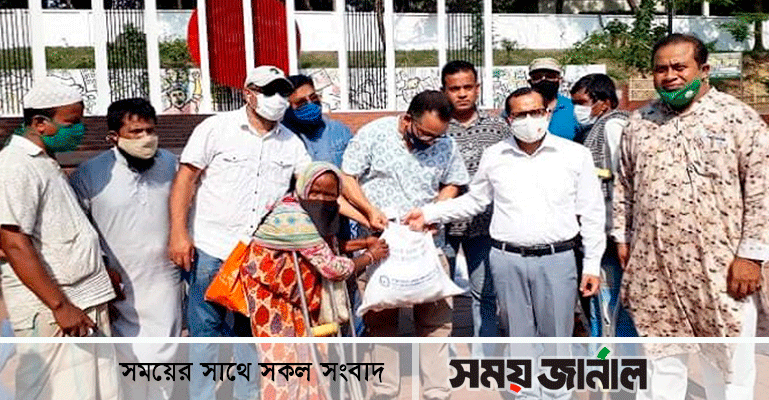 কক্সবাজার চেম্বারের উদ্যোগে হতদরিদ্রদের মাঝে ত্রাণ বিতরণ