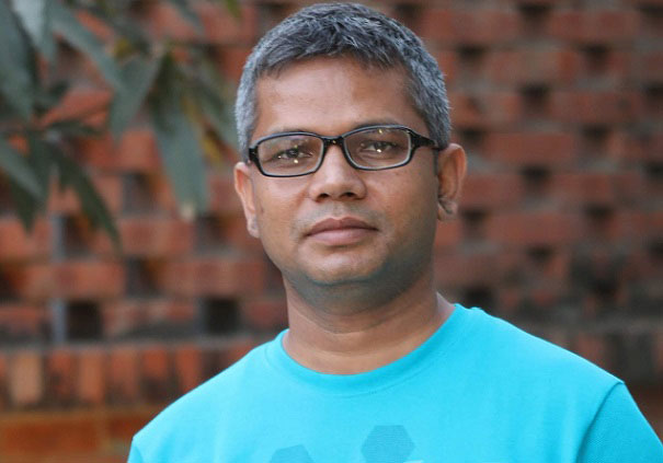আমলাতন্ত্র দিয়ে শিক্ষার পরিবেশ চলে না