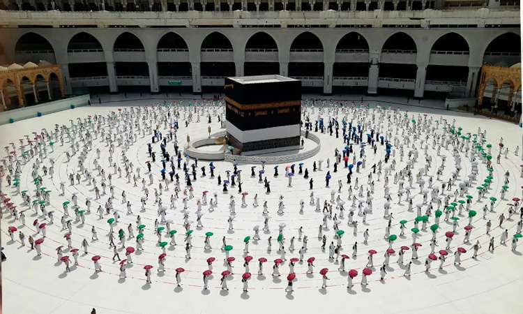 বিশেষ শর্তে হজ আয়োজনের ঘোষণা