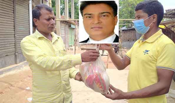 বিএনপি নেতা উজ্জ্বল পাটোয়ারী’র ঈদ উপহার সামগ্রী বিতরণ