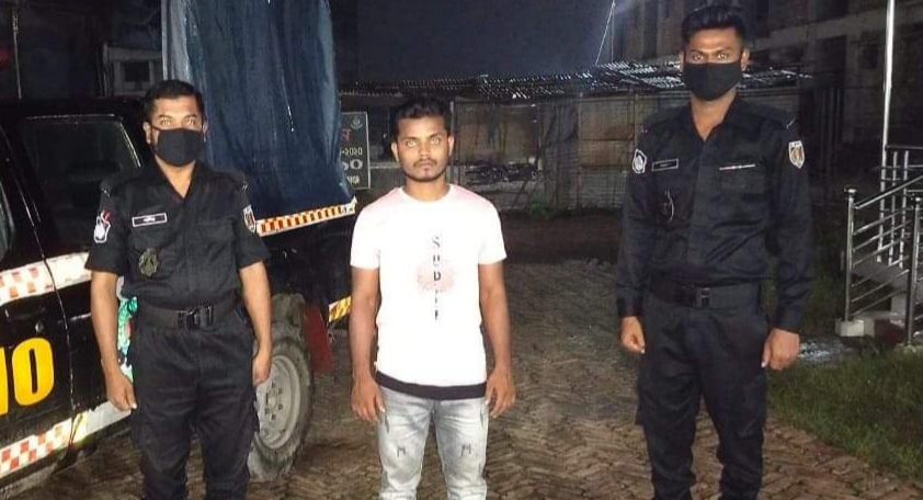 মুন্সিগঞ্জে বিদেশি রিভলবারসহ ১ সন্ত্রাসী গ্রেপ্তার