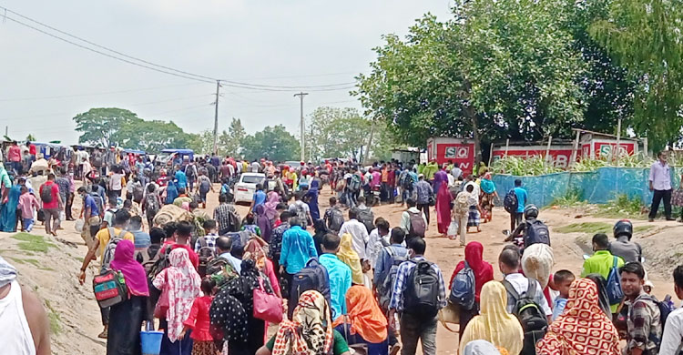 পাটুরিয়ায় ঢাকামুখী মানুষের ভিড়, চলছে ১৬ ফেরি