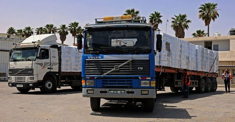 ওষুধ-খাবার নিয়ে বিধ্বস্ত গাজায় পৌঁছেছে জরুরি সহায়তা