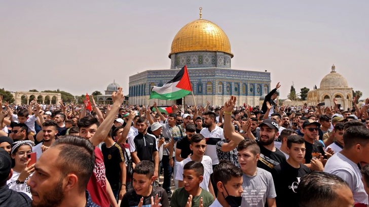 ফিলিস্তিনিদের অভিনন্দন জানালেন ইরানের সেনাবাহিনী