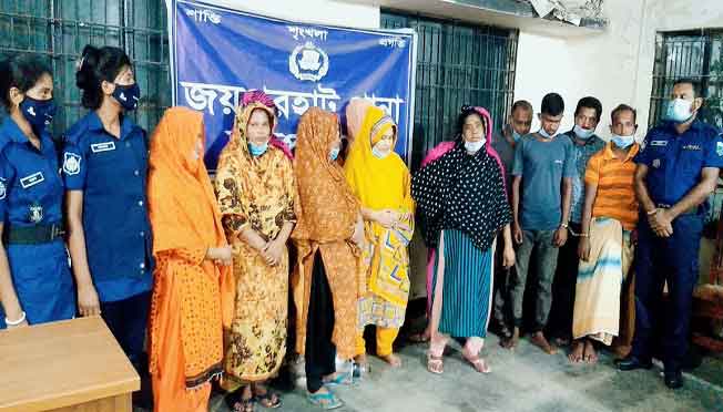 জয়পুরহাট শহরে অসামাজিক কর্মকান্ডে জড়িত থাকায় নারীসহ আটক ১৩