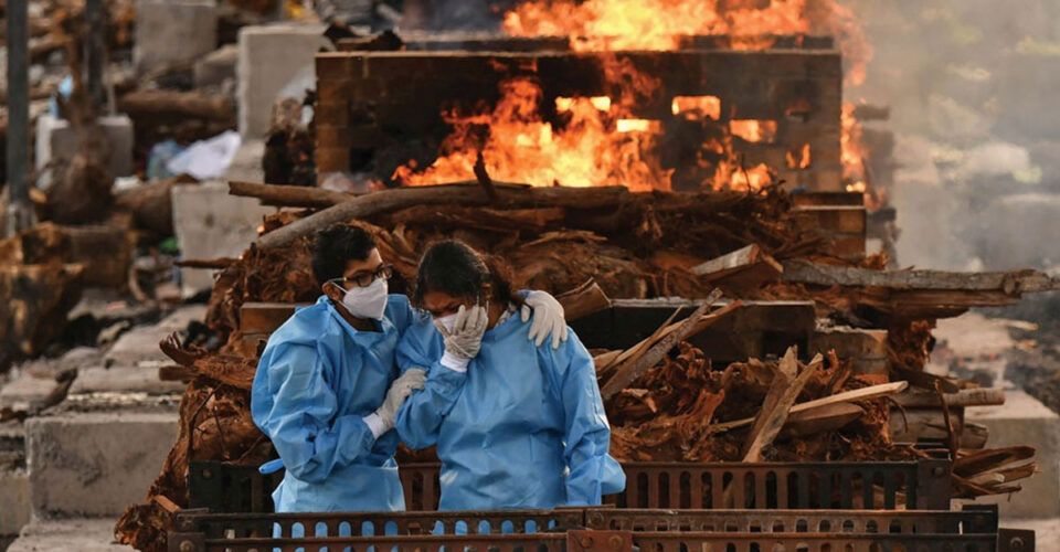 করোনায় ভারতে এক লাফে দৈনিক মৃত্যু বেড়ে ৪৪৫৪