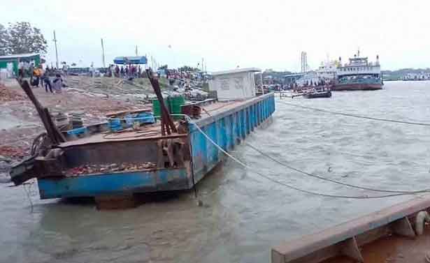 ‘ইয়াস’-এর প্রভাবে আজও পদ্মা উত্তাল : শিমুলিয়ায় নৌ চলাচল বন্ধ