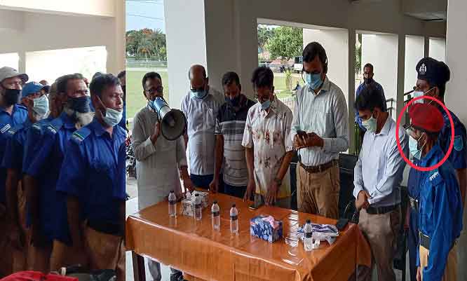 বিদায় সংবর্ধনায় আবেগে আপ্লুত গ্রাম পুলিশ হোসেন আলী