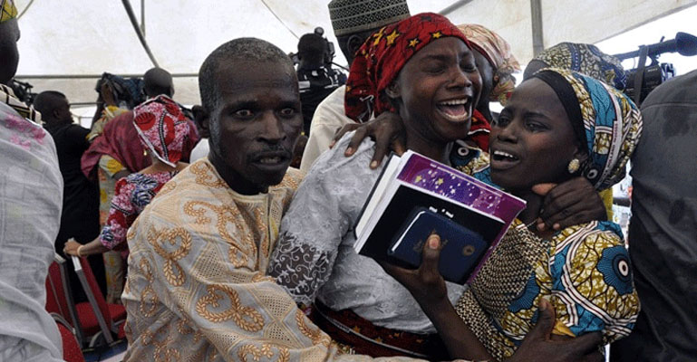 অস্ত্রের মুখে ২ শতাধিক শিক্ষার্থীকে অপহরণ