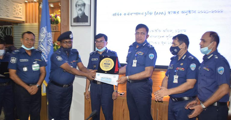 চট্রগ্রাম রেঞ্জের শ্রেষ্ঠ অফিসার ইনচার্জ লক্ষ্মীপুর থানার ওসি