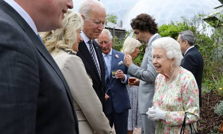 ব্রিটিশ রানির সঙ্গে জি-৭ নেতাদের সাক্ষাৎ