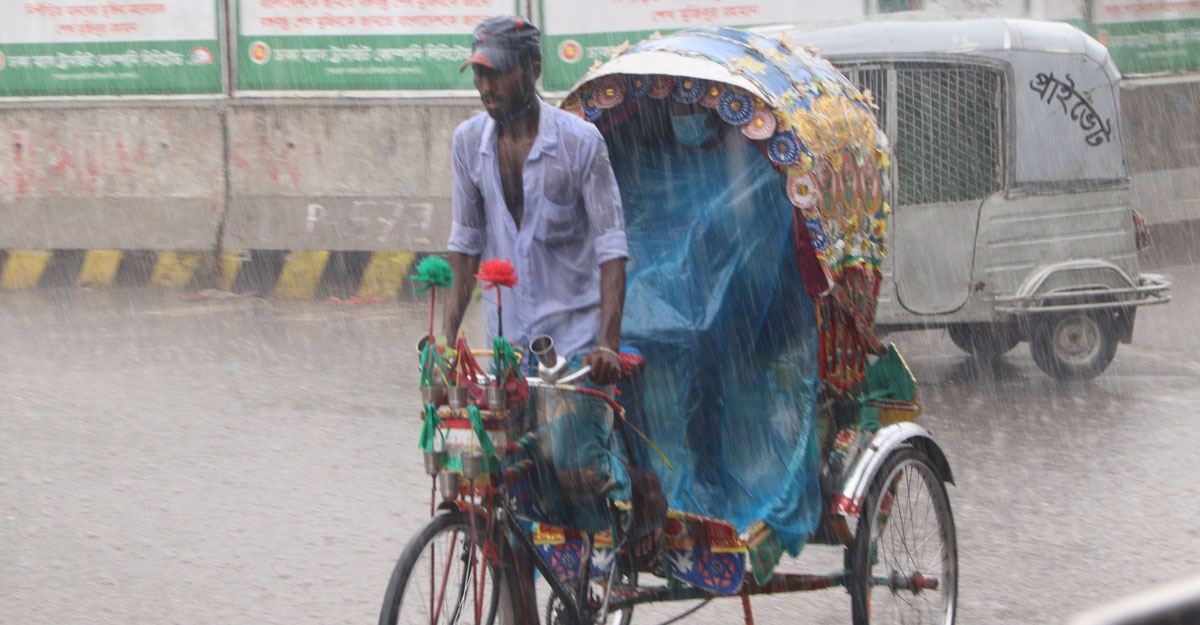 সারাদেশে বৃষ্টি, সকল সমুদ্রবন্দরে ৩নম্বর সংকেত