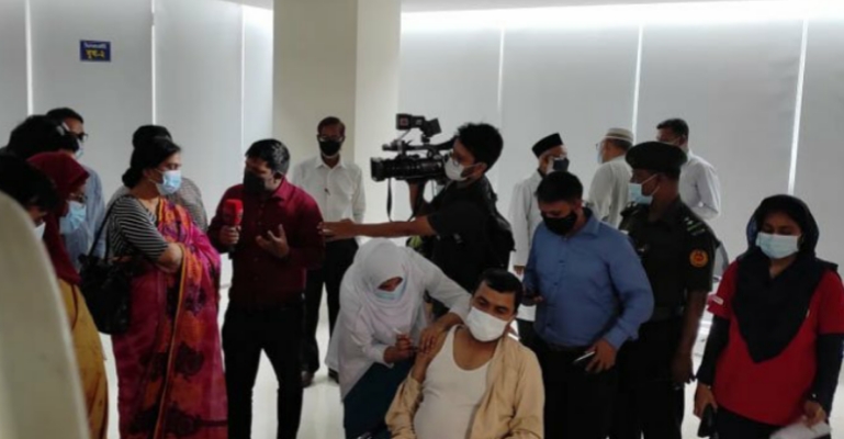 দেশে ফাইজারের টিকা দেওয়া শুরু