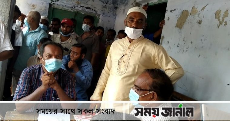 মোড়েলগঞ্জে খাউলিয়ায় ১ হাজার পরিবার পেলেন ভিজিডি চাল ও নগদ টাকা