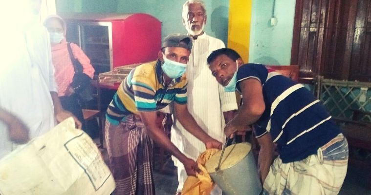 গজারিয়ায় অসহায়দের মাঝে খাদ্য সহায়তা বিতরণ