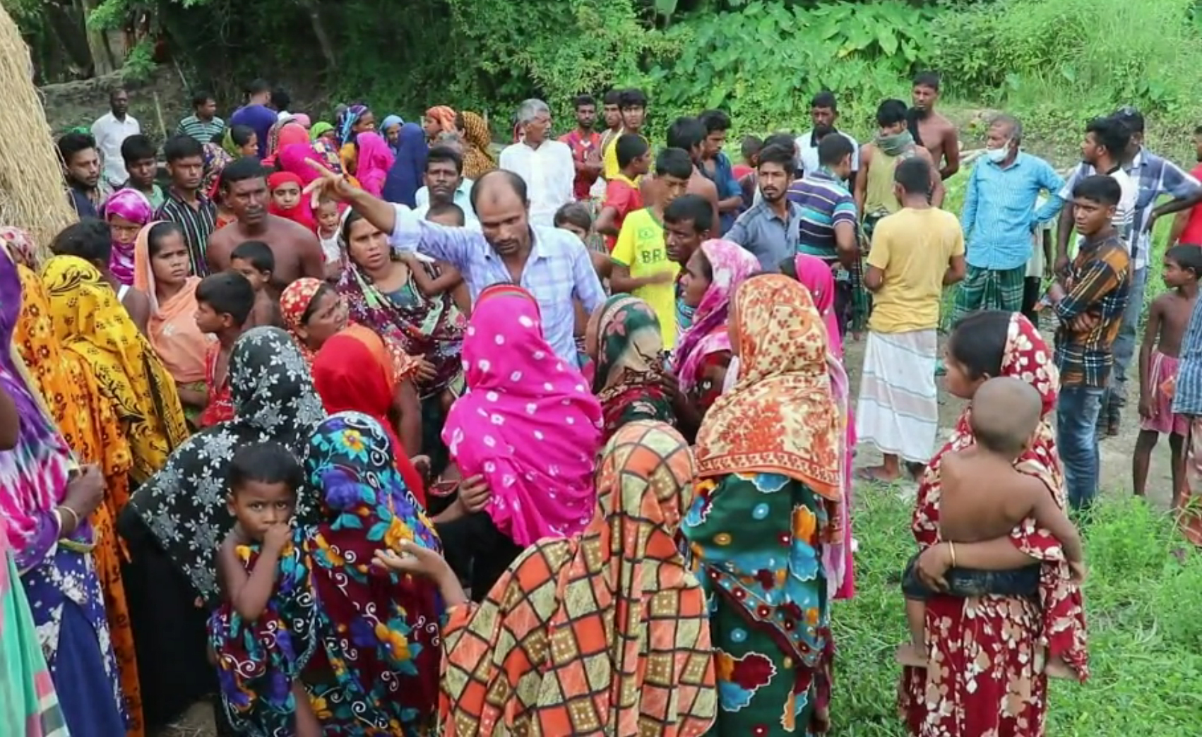গুরুদাসপুরে গৃহবধুর রক্তাক্ত মরদেহ উদ্ধার, স্বামীসহ বাড়ির সবাই পলাতক