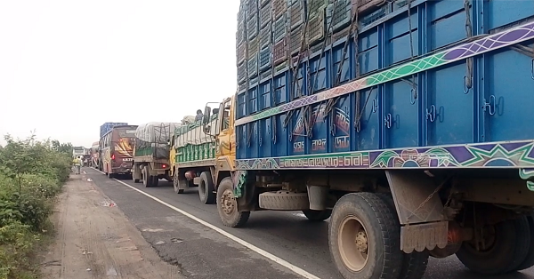 ঢাকা-টাঙ্গাইল-বঙ্গবন্ধু সেতু মহাসড়কে দীর্ঘ যানজট