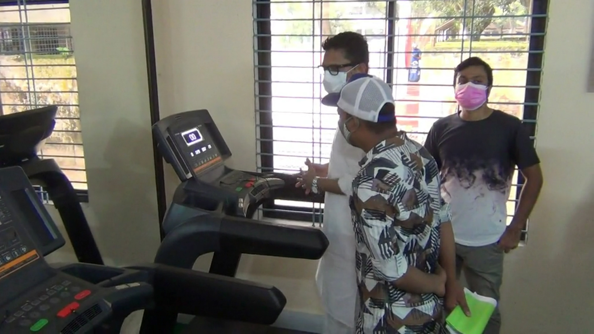 নাটোরের সিংড়ায় জিম উদ্বোধন