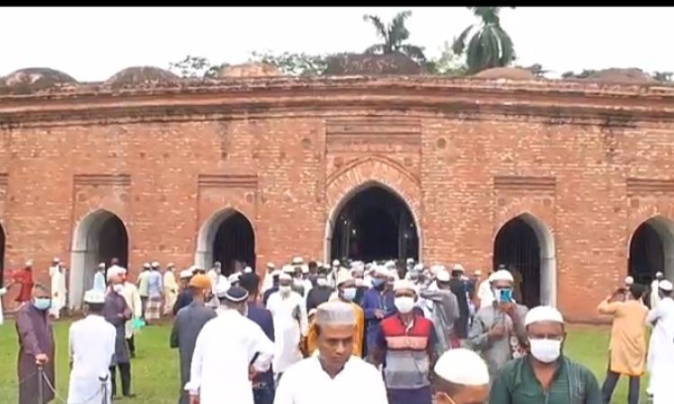 ষাটগম্বুজ মসজিদে ঈদের নামাজ অনুষ্ঠিত