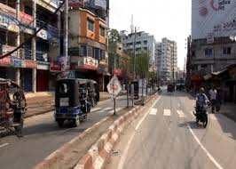 লকডাউনের দ্বিতীয় দিনে ফরিদপুরে বেড়েছে মানুষের চাপ