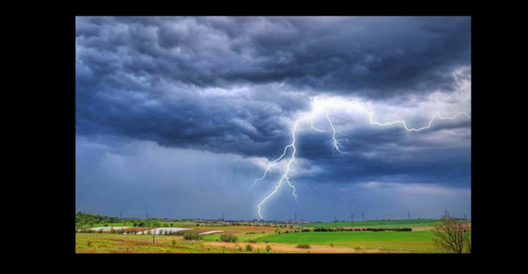 চাঁপাইনবাবগঞ্জে বরযাত্রীবাহী নৌকায় বজ্রপাতে ১৬ জনের মৃত্যু
