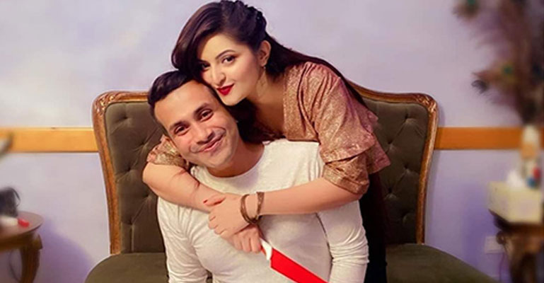 পরীর সহযোগী জিমি আটক