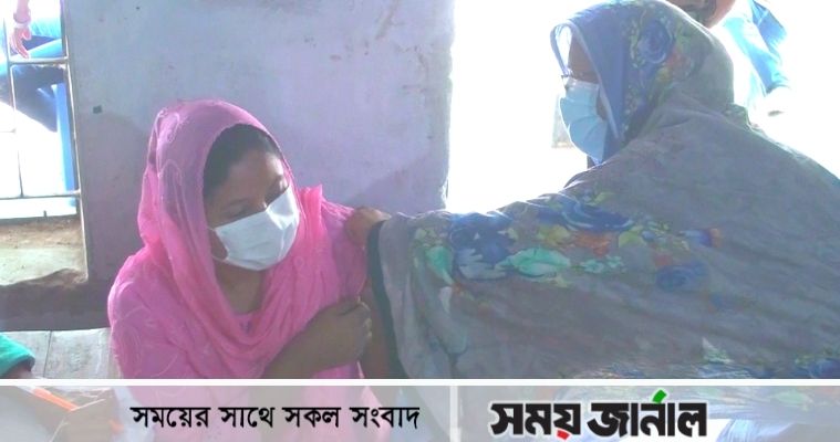 ভারত সীমান্তবর্তী হিলিতে শুরু হয়েছে গণহারে টিকাদান কর্মসূচী