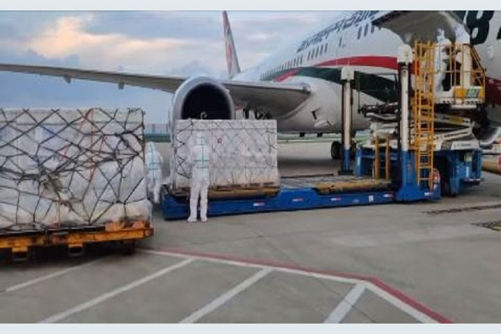 সিনোফার্মের ১৭ লাখ টিকা ঢাকায়