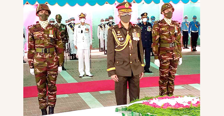 জাতীয় শোক দিবস: টুঙ্গিপাড়ায় প্রধানমন্ত্রীর সামরিক সচিবের শ্রদ্ধা