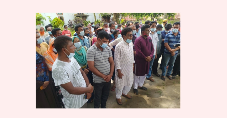 সমন্বয় বাতিলের দাবিতে নর্থবেঙ্গল সুগার মিলে বিক্ষোভ