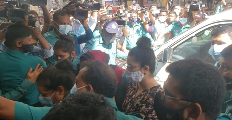 জামিন চান না কেন, আমি পাগল হয়ে যাচ্ছি: পরীমনি